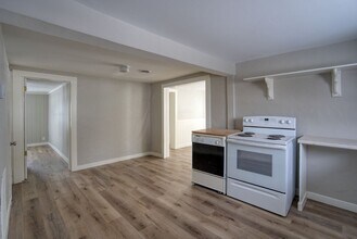 454 E Adams Ave in Sisters, OR - Building Photo - Building Photo