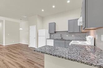6108 Caroline Ln in Austin, TX - Building Photo - Building Photo