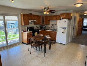 2556 S Logan Ave in Milwaukee, WI - Building Photo - Building Photo