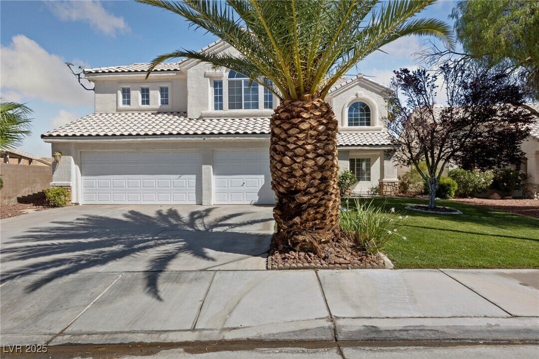 2890 Skowhegan Dr in Henderson, NV - Building Photo