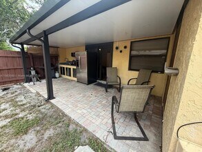 4403 NW 4th Ave in Pompano Beach, FL - Building Photo - Building Photo