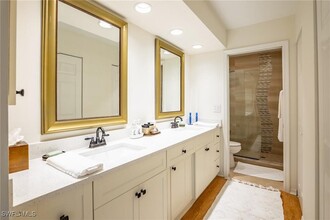 815 Gulf Pavillion Dr in Naples, FL - Building Photo - Building Photo