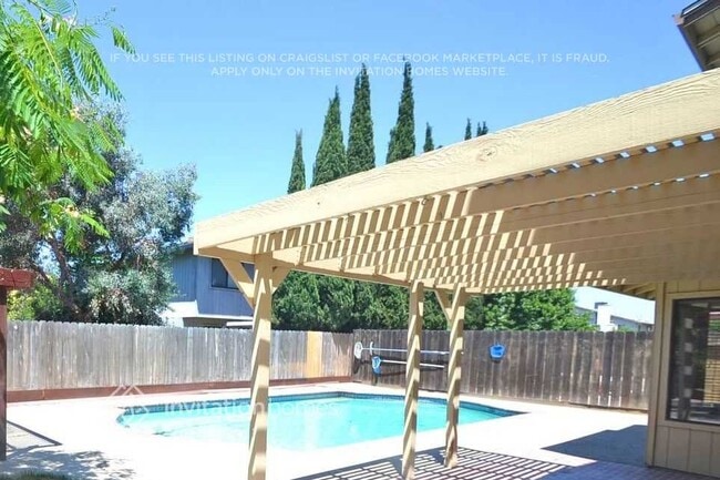 1241 Countryside Ln in Manteca, CA - Building Photo - Building Photo