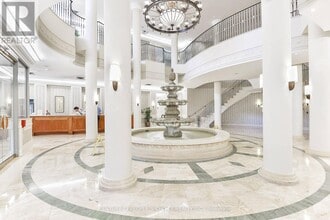 25 Kingsbridge Garden Cir in Mississauga, ON - Building Photo - Building Photo