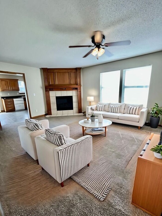 property at 511 N Foxridge Dr