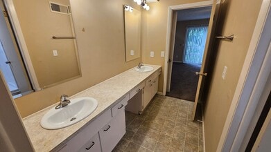 557-559-559 Bailey Dr in Lexington, OH - Building Photo - Building Photo