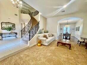 331 W Sherwood Dr in Henderson, NV - Foto de edificio - Building Photo