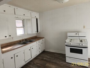 105 N Wynne St in Pampa, TX - Foto de edificio - Building Photo