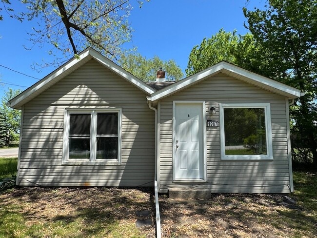 property at 1987 US-421