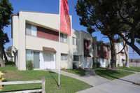 Cypress Townpark Apartments in Cypress, CA - Building Photo - Building Photo