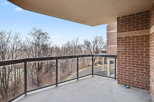 8380 Greensboro Dr in McLean, VA - Building Photo