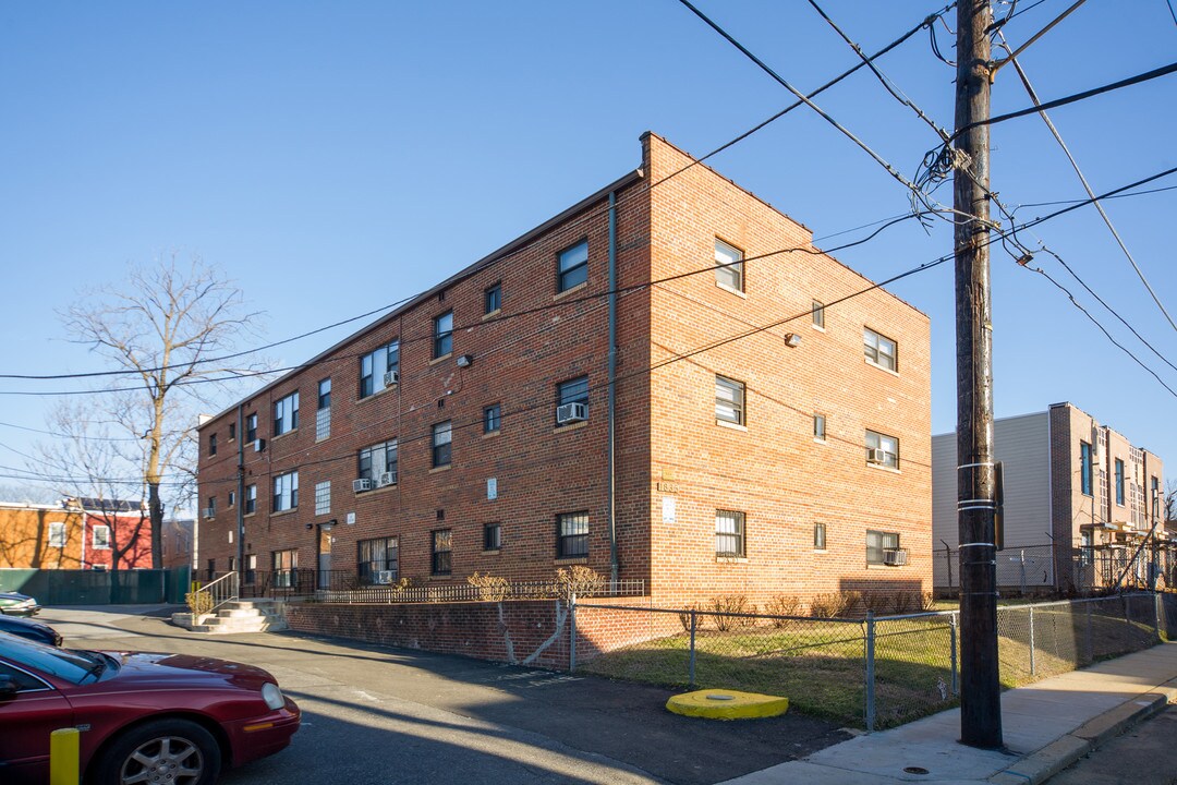 1835 Central Pl NE in Washington, DC - Building Photo