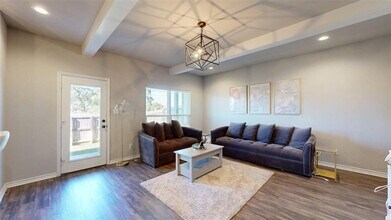 2907 Papa Bear Dr in College Station, TX - Foto de edificio - Building Photo