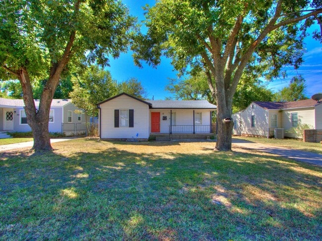 314 W Peach St in Midwest City, OK - Building Photo - Building Photo