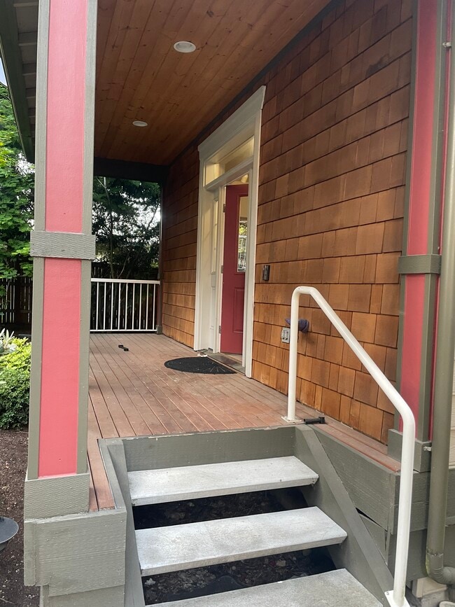 6609 198th Pl SW in Lynnwood, WA - Foto de edificio - Building Photo