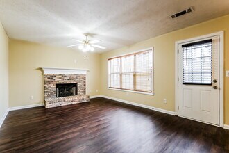 865 Simon Ive Dr in Lawrenceville, GA - Building Photo - Building Photo