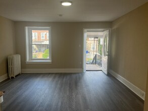 4634 Fernhill Rd in Philadelphia, PA - Foto de edificio - Building Photo