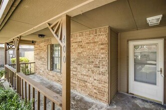 400 Kalmia Dr in Arlington, TX - Building Photo - Building Photo