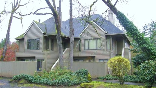 Oswego Oaks in Lake Oswego, OR - Building Photo