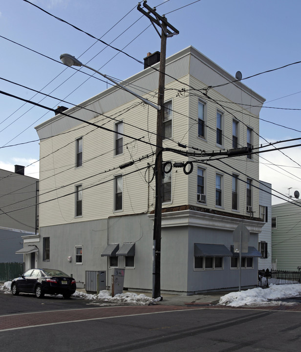 39 Hancock Ave in Jersey City, NJ - Building Photo