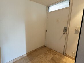 249 Kapili St in Honolulu, HI - Building Photo - Building Photo
