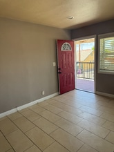 524 E Rhea St, Unit 524 E Rhea st in Long Beach, CA - Foto de edificio - Building Photo