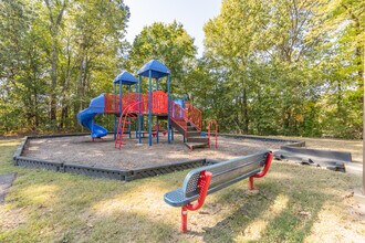 Covington Hills in Memphis, TN - Building Photo - Building Photo