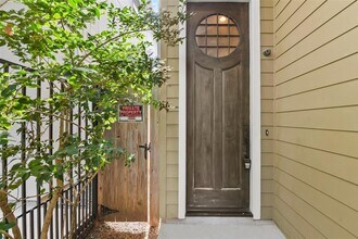 1014 Lawrence St in Houston, TX - Building Photo - Building Photo
