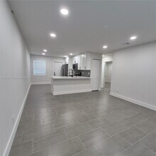 823 NW 30th Ct in Wilton Manors, FL - Building Photo - Building Photo