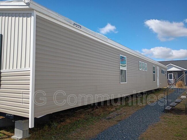 1124 N Bryan Rd in Jacksonville, NC - Building Photo - Building Photo