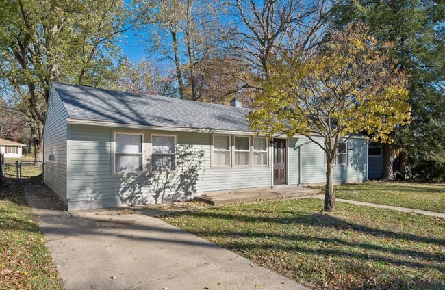 property at 431 W Coolspring Ave