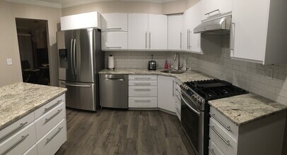 130 Diamond Ln in Old Bridge, NJ - Building Photo - Building Photo