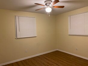 10706 N Park Ave, Unit 10706 N Park Avenue in Carmel, IN - Foto de edificio - Building Photo