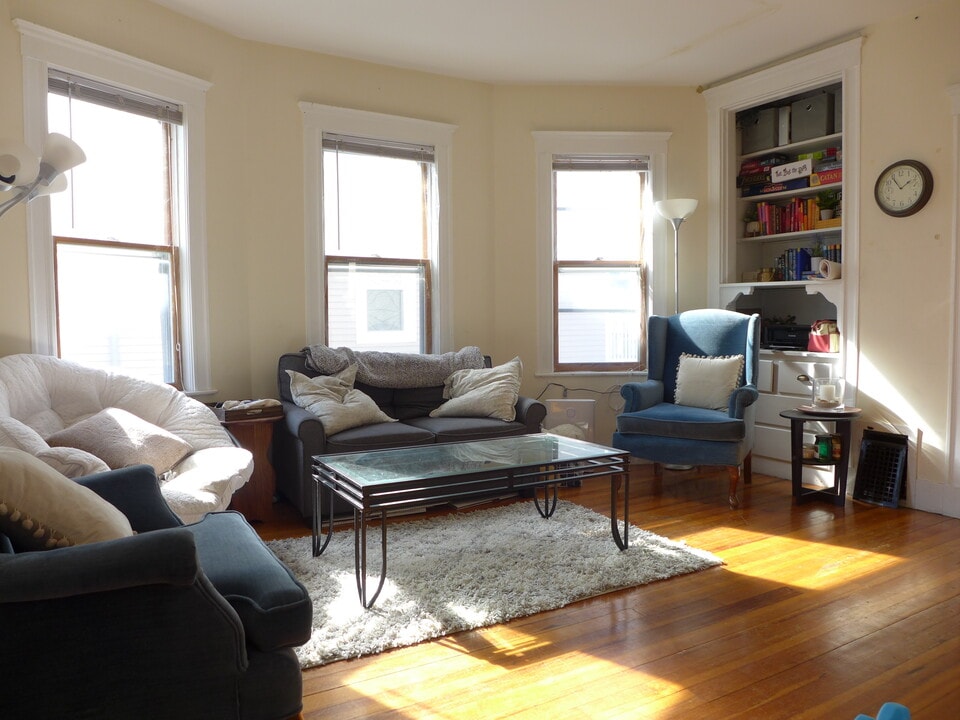 11 Bayard St in Boston, MA - Building Photo