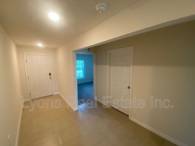 23211 McQueeney Ave in Port Charlotte, FL - Building Photo - Building Photo