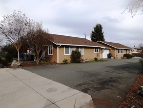 63 Madden St in Willits, CA - Building Photo - Primary Photo