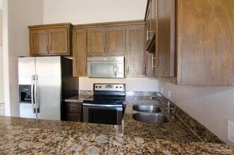 15 Regal Dr in Edinburg, TX - Building Photo - Building Photo