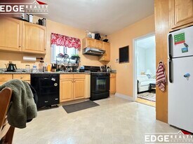 157 Murdock St, Unit 2 in Boston, MA - Building Photo