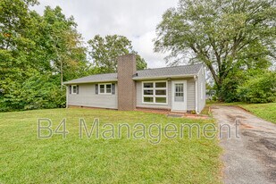 620 Greenhill Rd in Spartanburg, SC - Building Photo