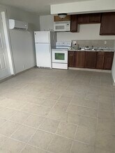 473 S 380 W, Unit 2 in Tooele, UT - Foto de edificio - Building Photo