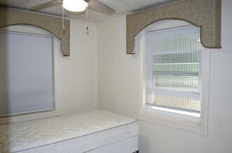 716 W 2nd St in Riviera Beach, FL - Building Photo - Building Photo