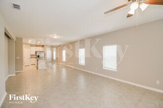 75344 Fox Cross Ave in Yulee, FL - Foto de edificio - Building Photo