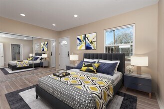 12015 Califa St in Valley Village, CA - Foto de edificio - Building Photo