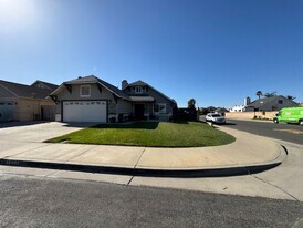 1503 Lark St in Santa Maria, CA - Building Photo