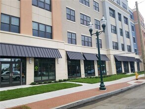 215 Stillwater Ave in Stamford, CT - Building Photo - Building Photo