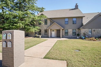 11912 Shady Trail Ln in Oklahoma City, OK - Building Photo - Building Photo
