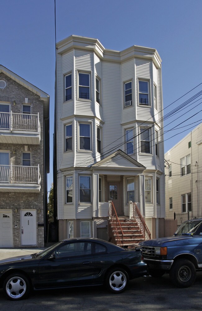 200 Nunda Ave in Jersey City, NJ - Building Photo - Building Photo