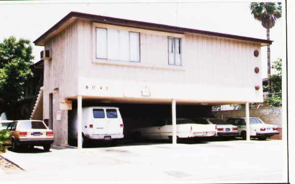 6041 Carlton Way in Los Angeles, CA - Building Photo - Building Photo