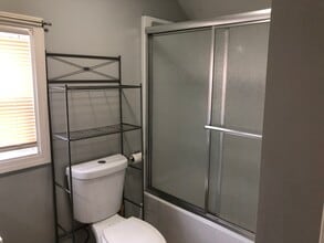 10 Winsor St, Unit 10 Winsor st apt#3 in New Bedford, MA - Building Photo - Building Photo