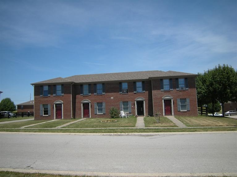 106 Mallory Ct in Richmond, KY - Building Photo